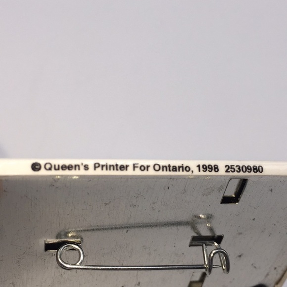 Ontario- A Province For All Ages 1999 Pinback - Picture 6 of 6